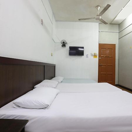 Oyo 89755 D&D Budget Inn Кота-Бару Экстерьер фото