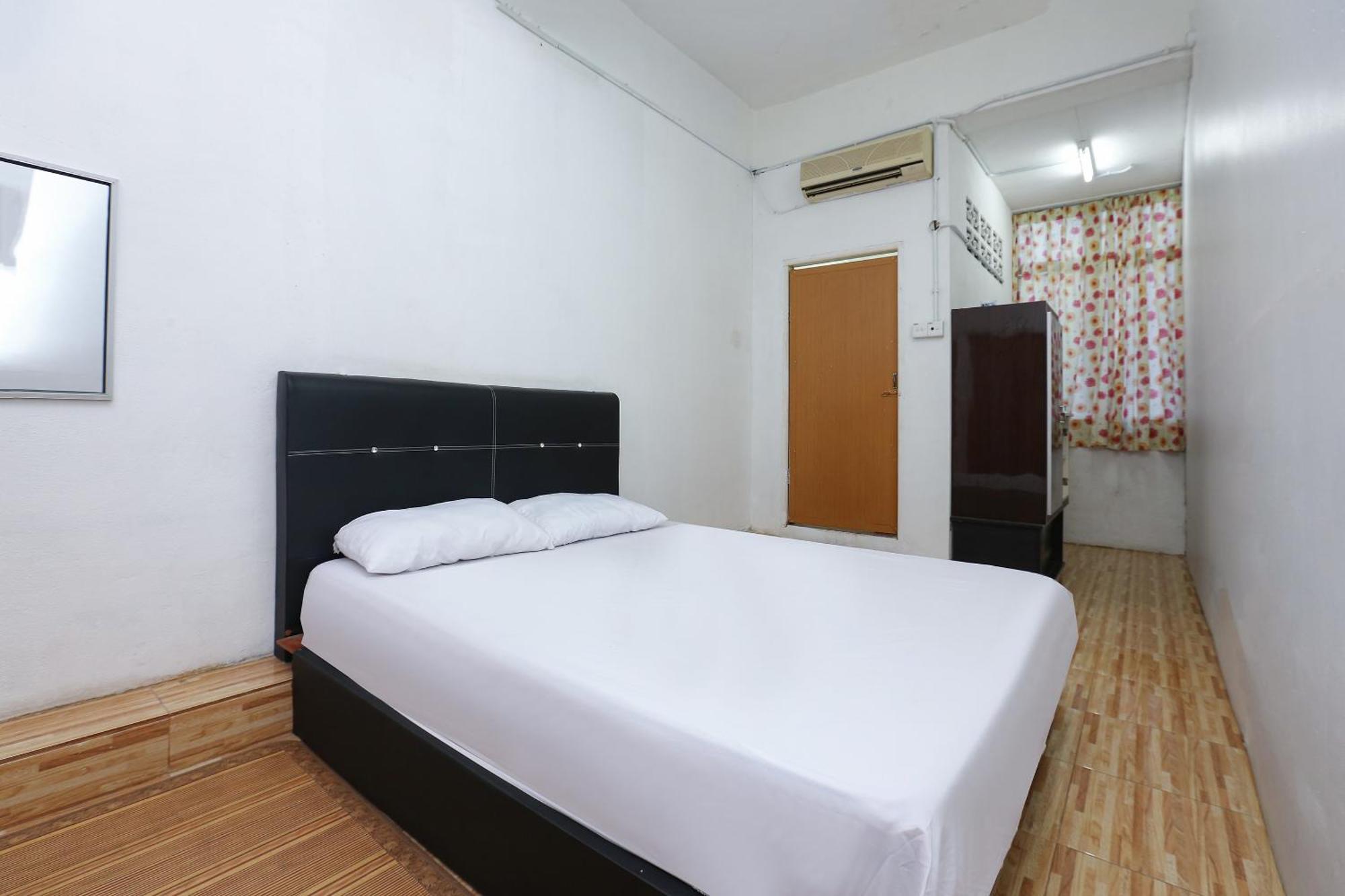 Oyo 89755 D&D Budget Inn Кота-Бару Экстерьер фото