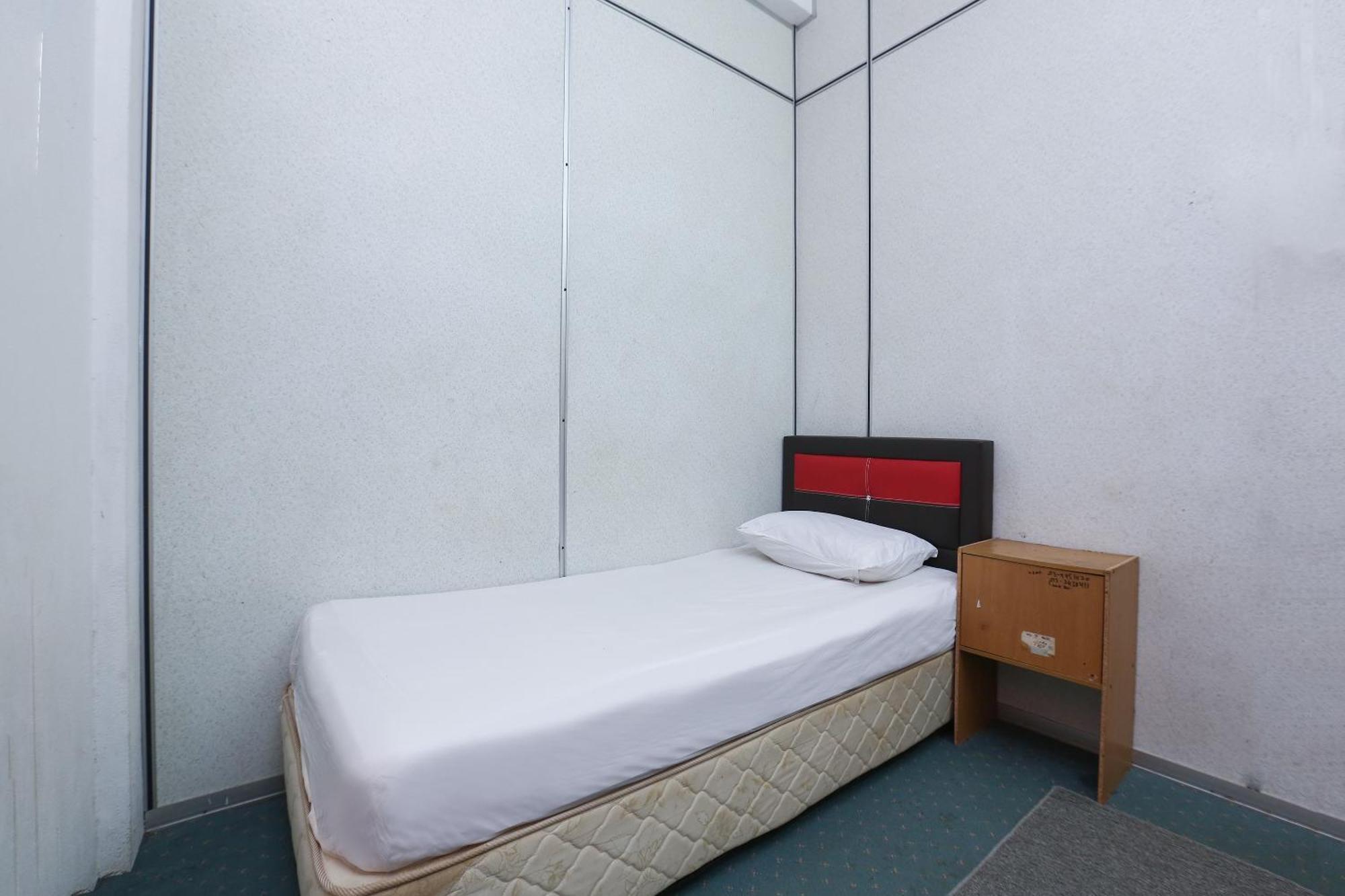 Oyo 89755 D&D Budget Inn Кота-Бару Экстерьер фото