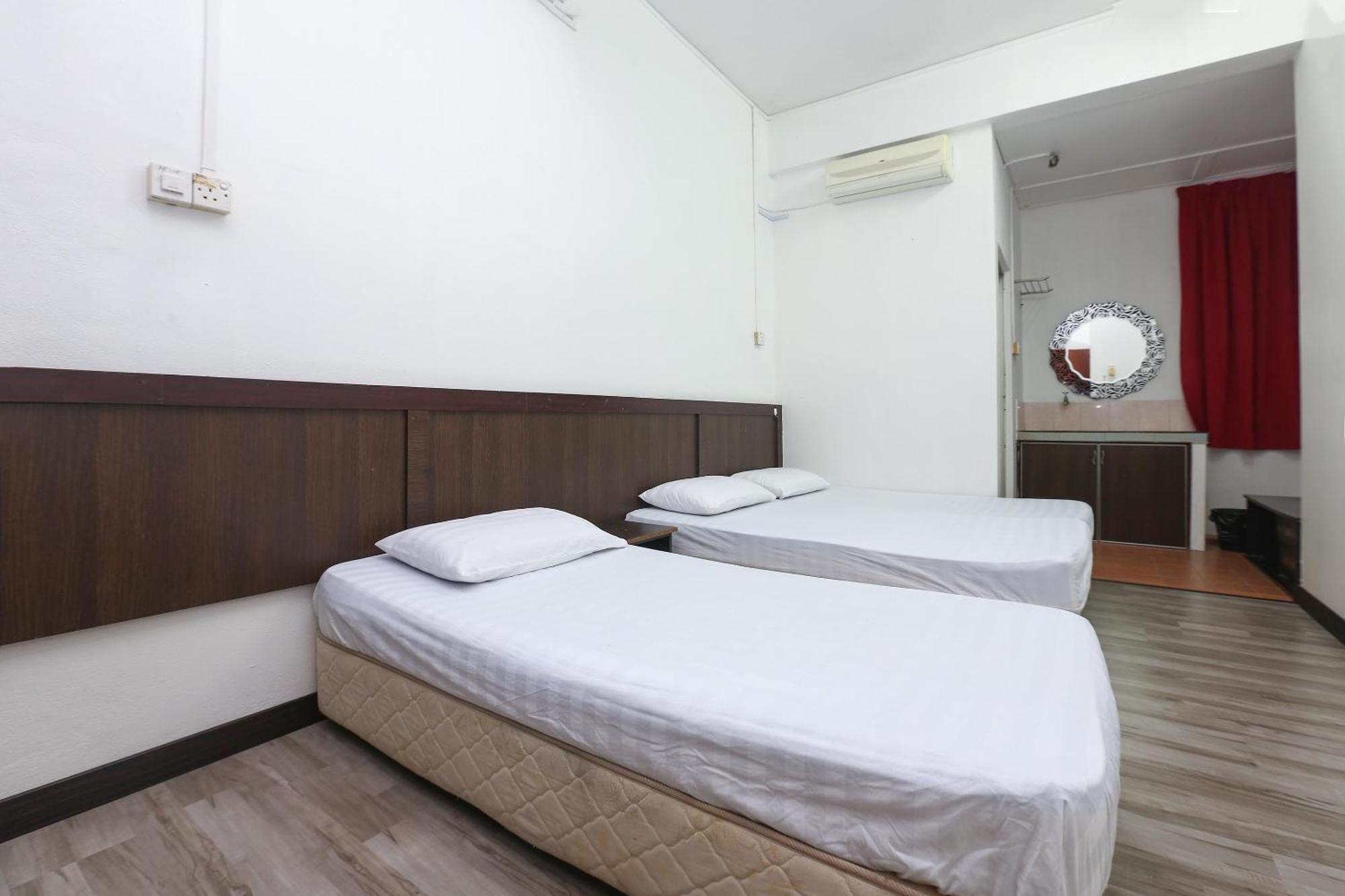 Oyo 89755 D&D Budget Inn Кота-Бару Экстерьер фото