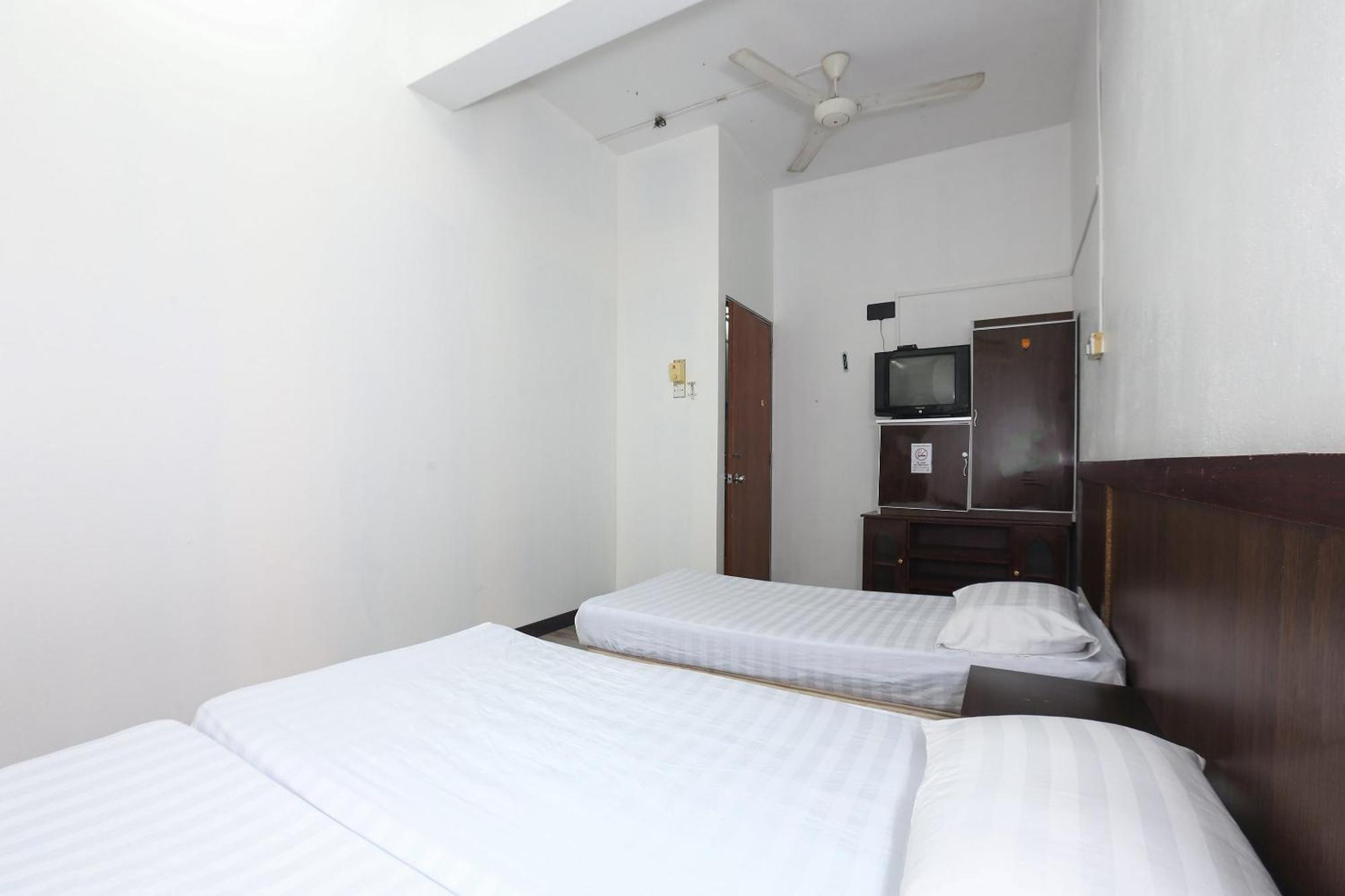 Oyo 89755 D&D Budget Inn Кота-Бару Экстерьер фото