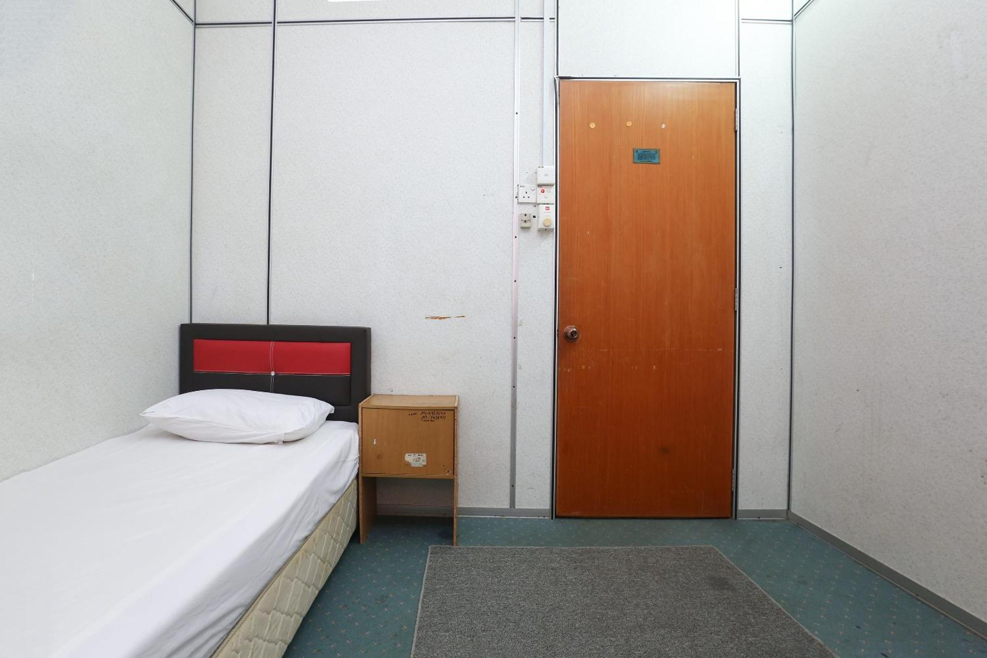Oyo 89755 D&D Budget Inn Кота-Бару Экстерьер фото